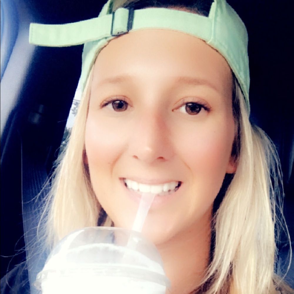Meet your Posher, Leigha